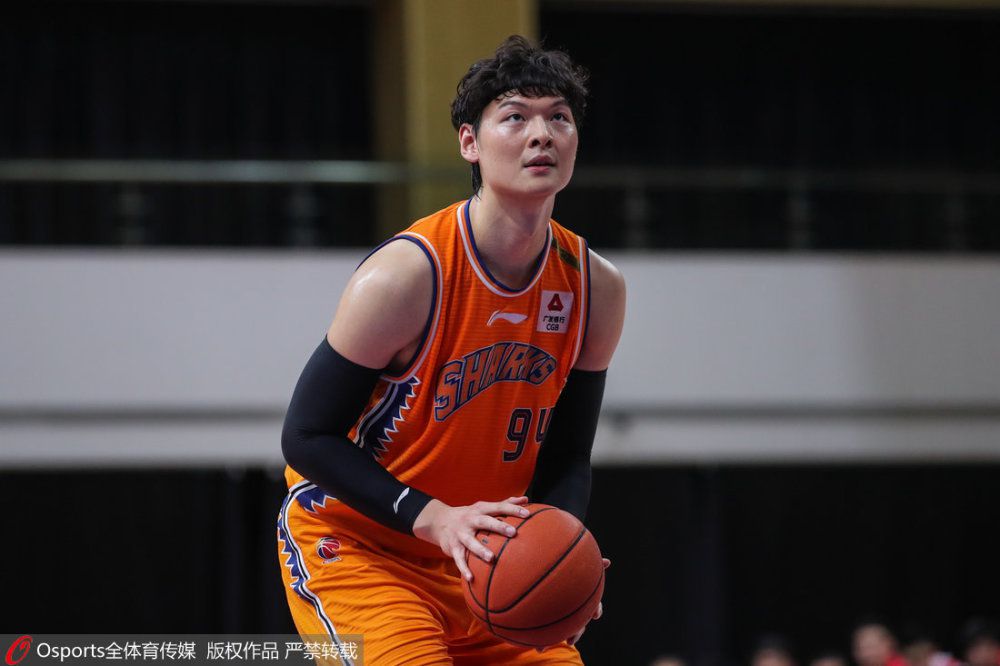 明日NBA常规赛，热火客场挑战湖人。